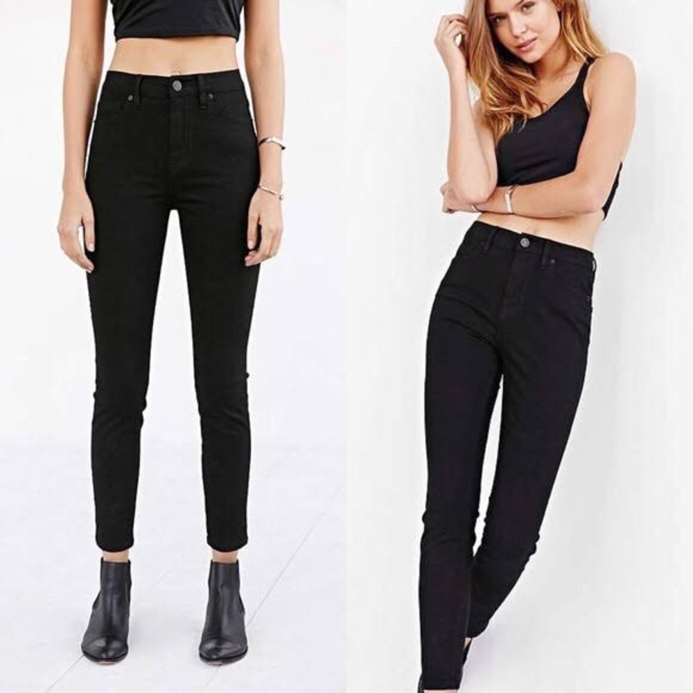 Urban Outfitters BDG Highrise Cropped Twig Jeans in Black